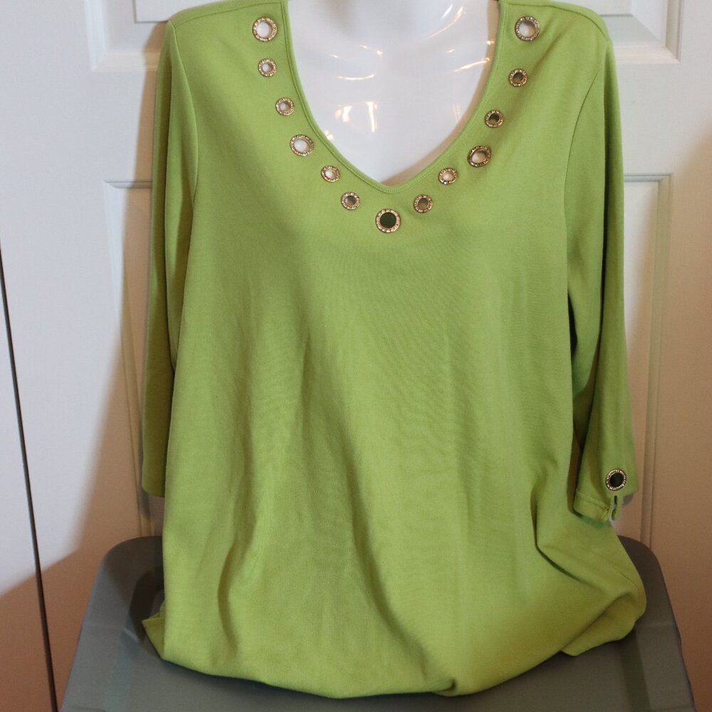 Quacker Factory New Glitzy Golden Grommet V-Neck 3/4 Sleeve T-Shirt Size Large